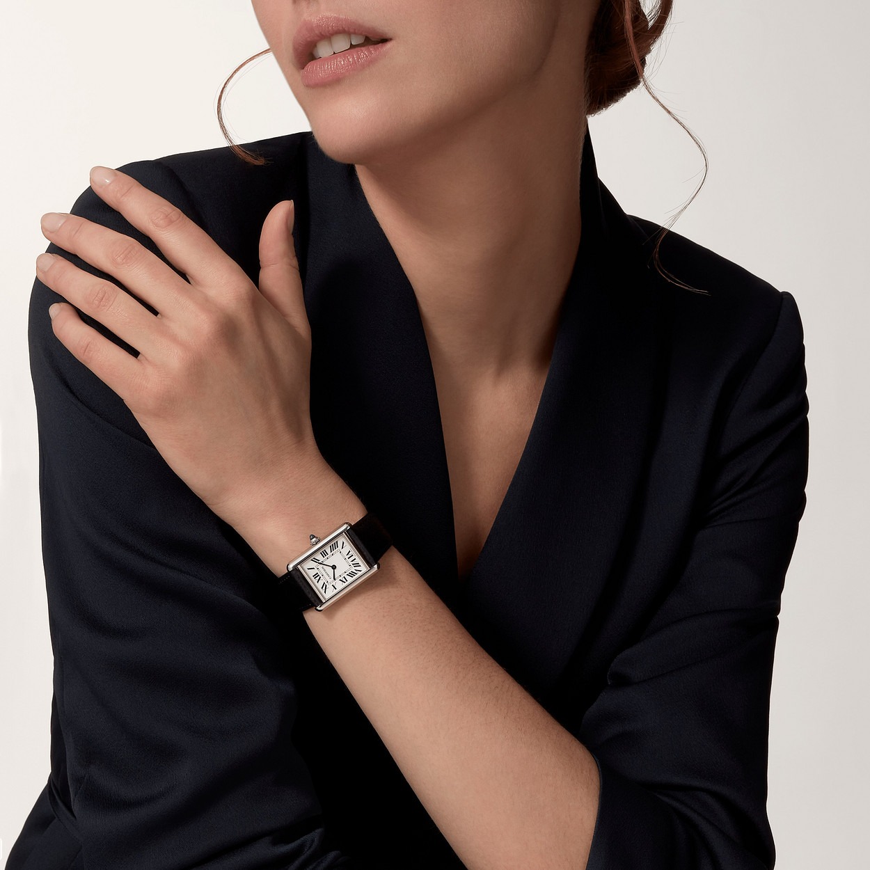 Cartier Tank Must Noir Blanc Grand vue 6